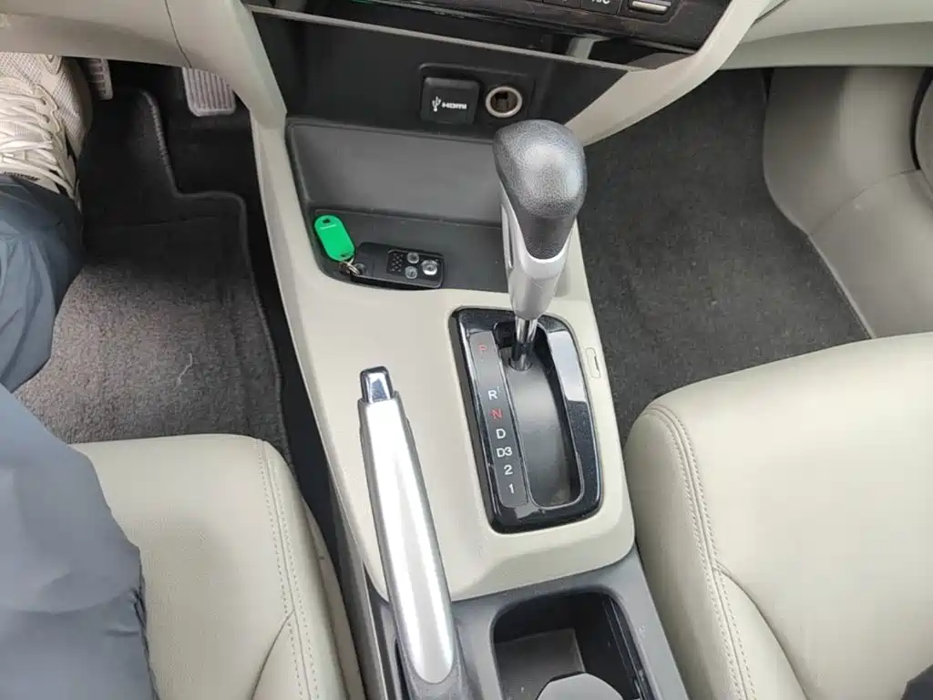 Honda Civic 2015 — фото 14