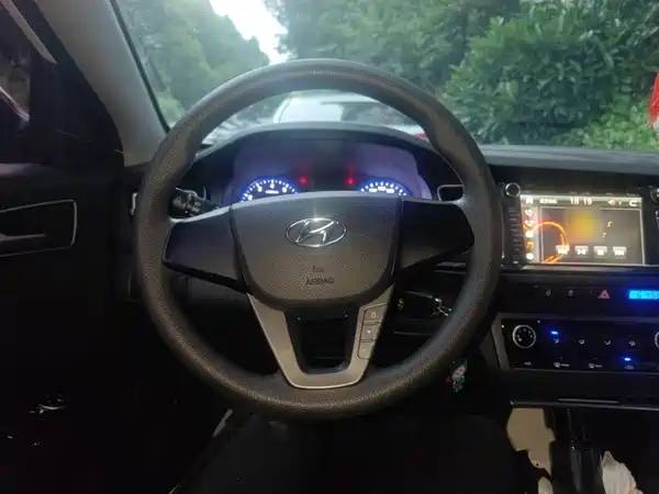 Hyundai Mistra 2014