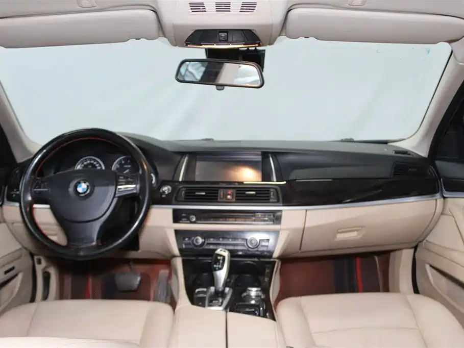 BMW 5 Series 2014 — фото 9