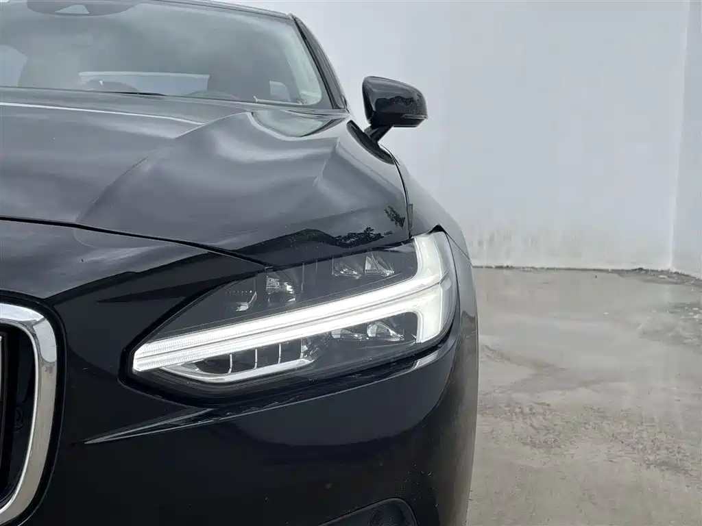 Volvo S90 2019 — фото 15