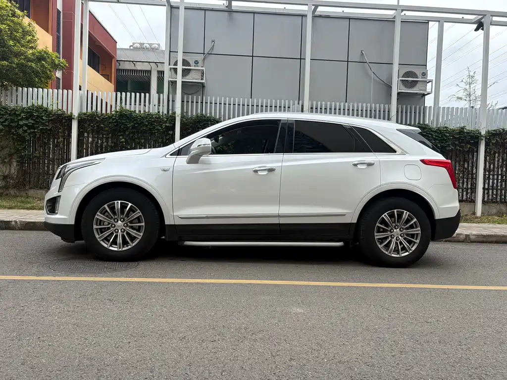 Cadillac XT5 2018 — фото 18