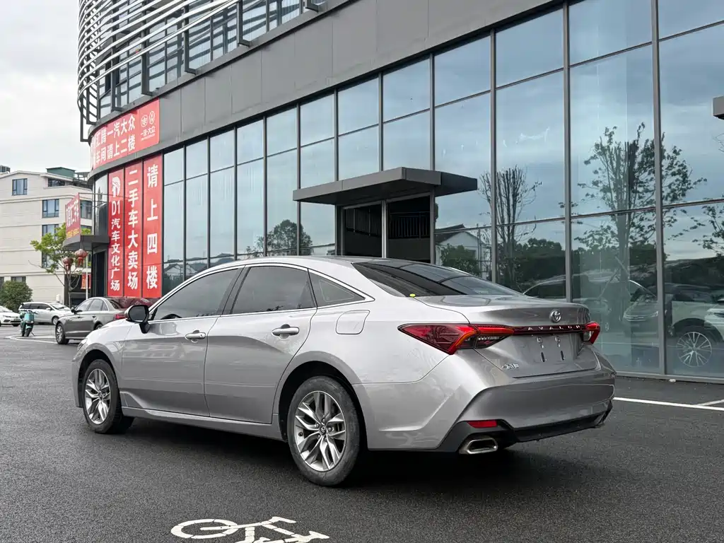 Toyota Avalon 2022 — фото 12