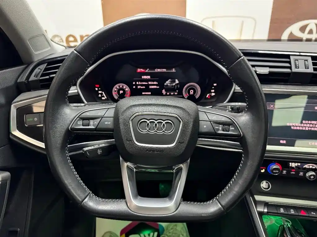 Audi Q3 2022 — фото 11