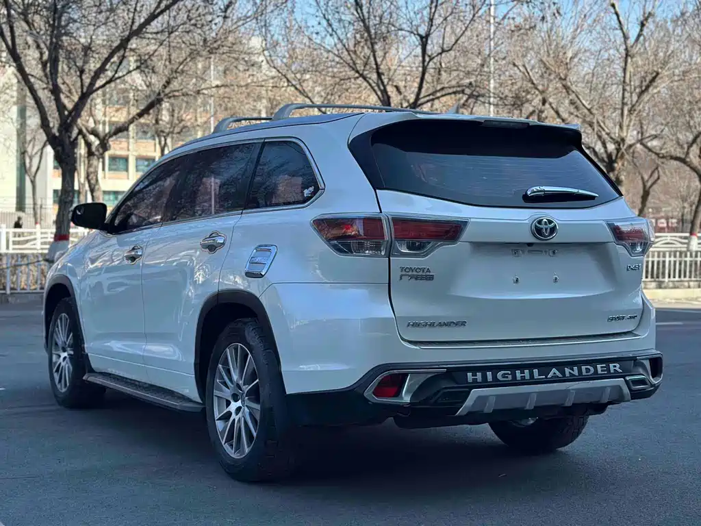 Toyota Highlander 2017 — фото 11