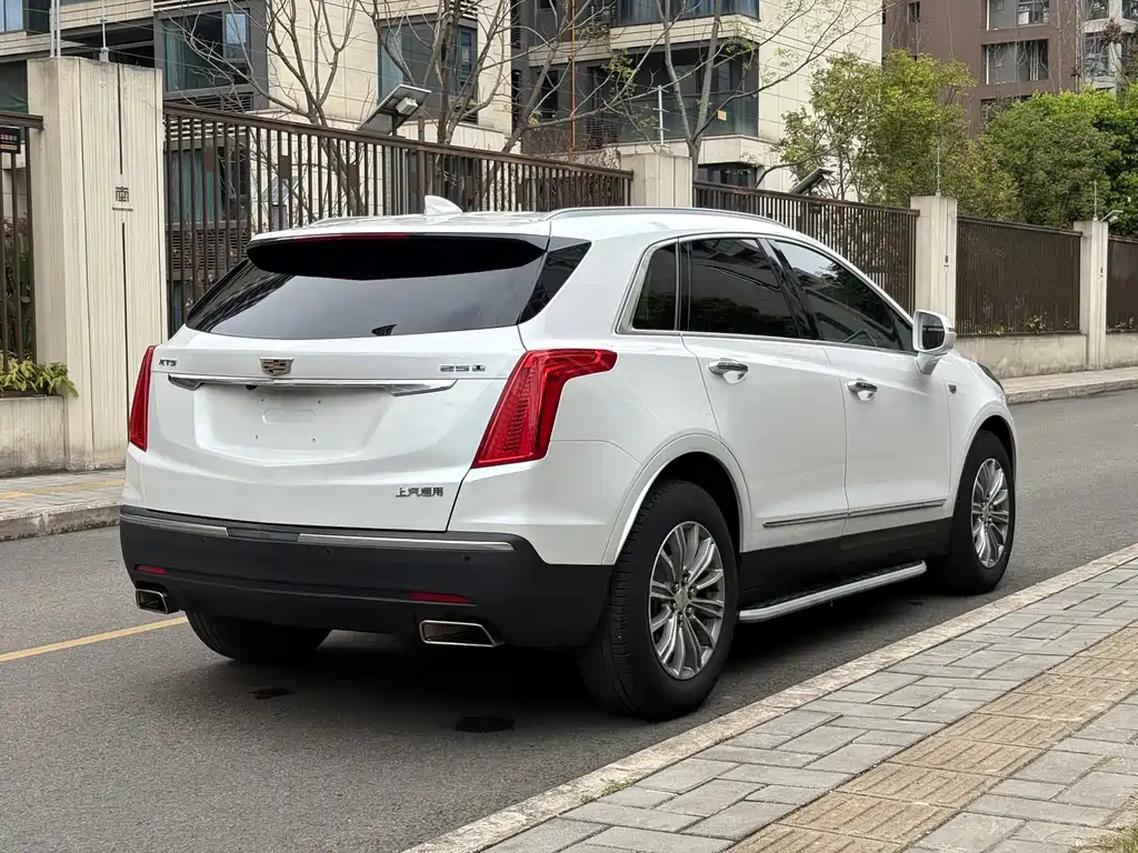 Cadillac XT5 2018 — фото 15
