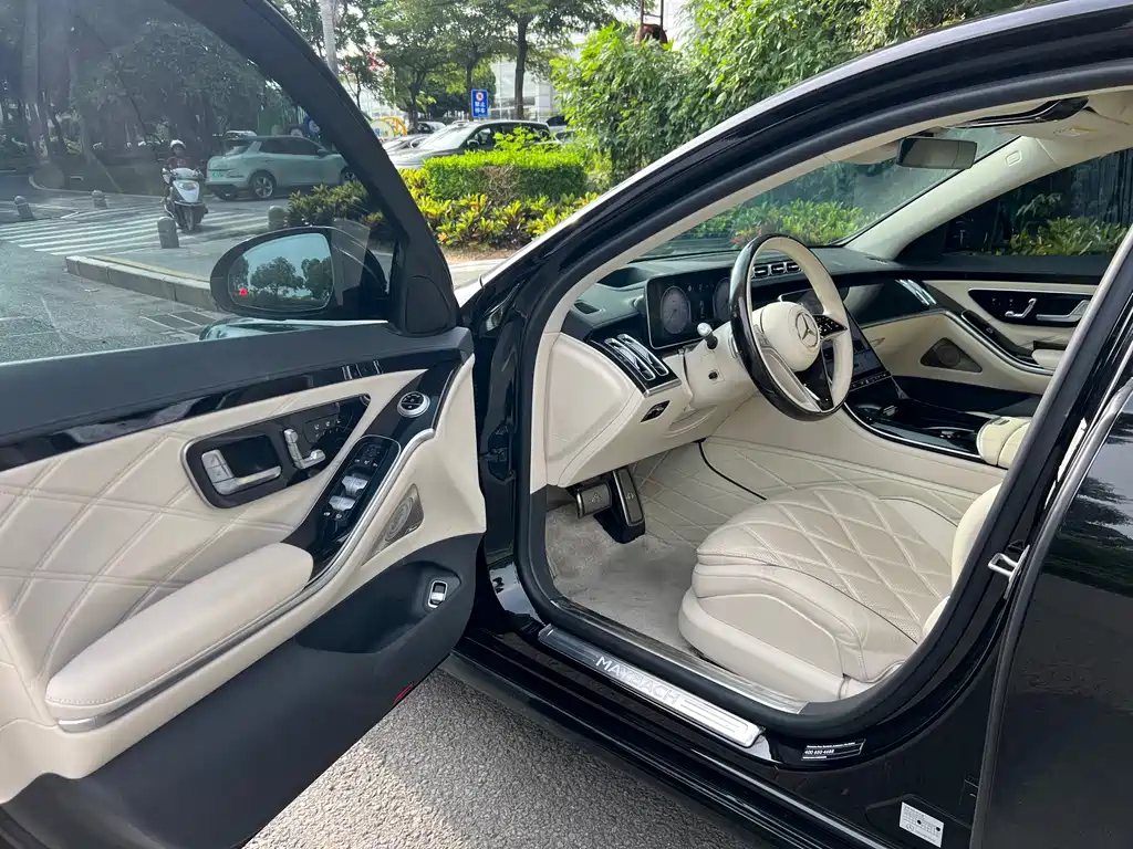 Mercedes-Benz Maybach S-Class 2024