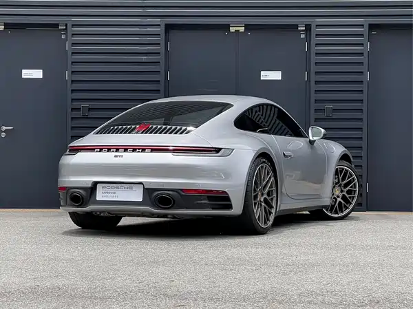 Porsche 911 2023