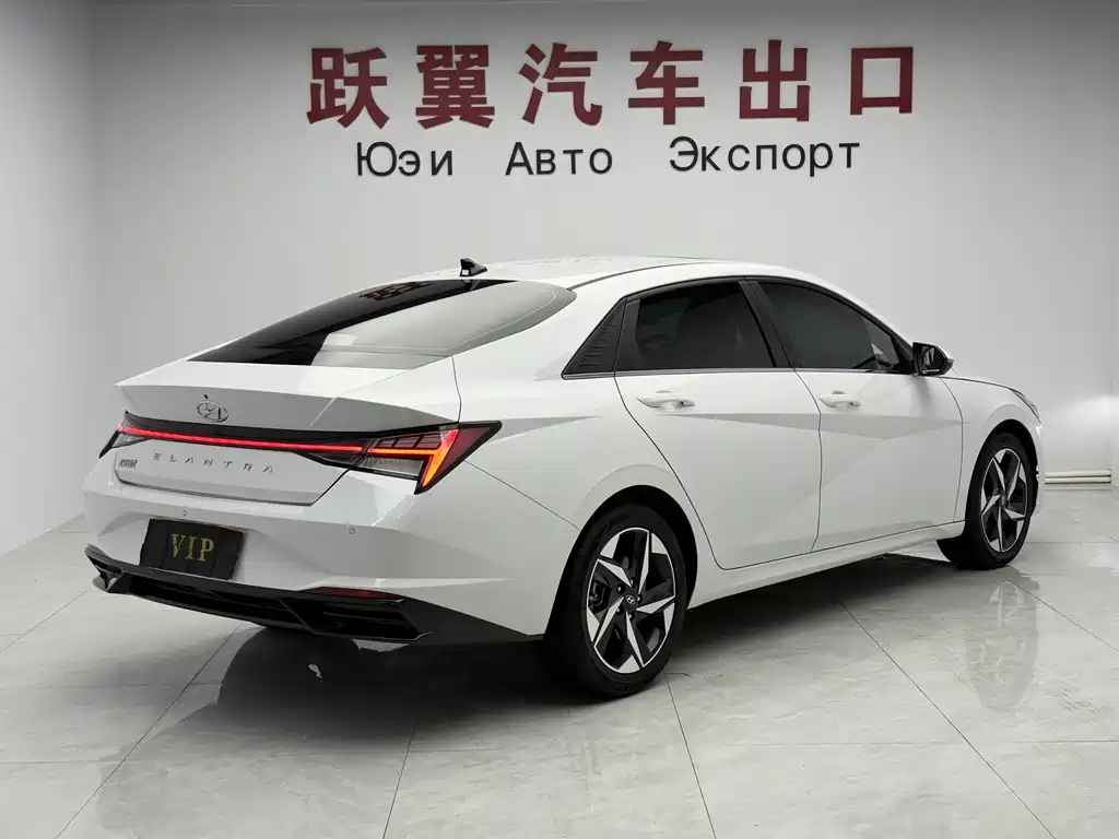 Hyundai Elantra 2022