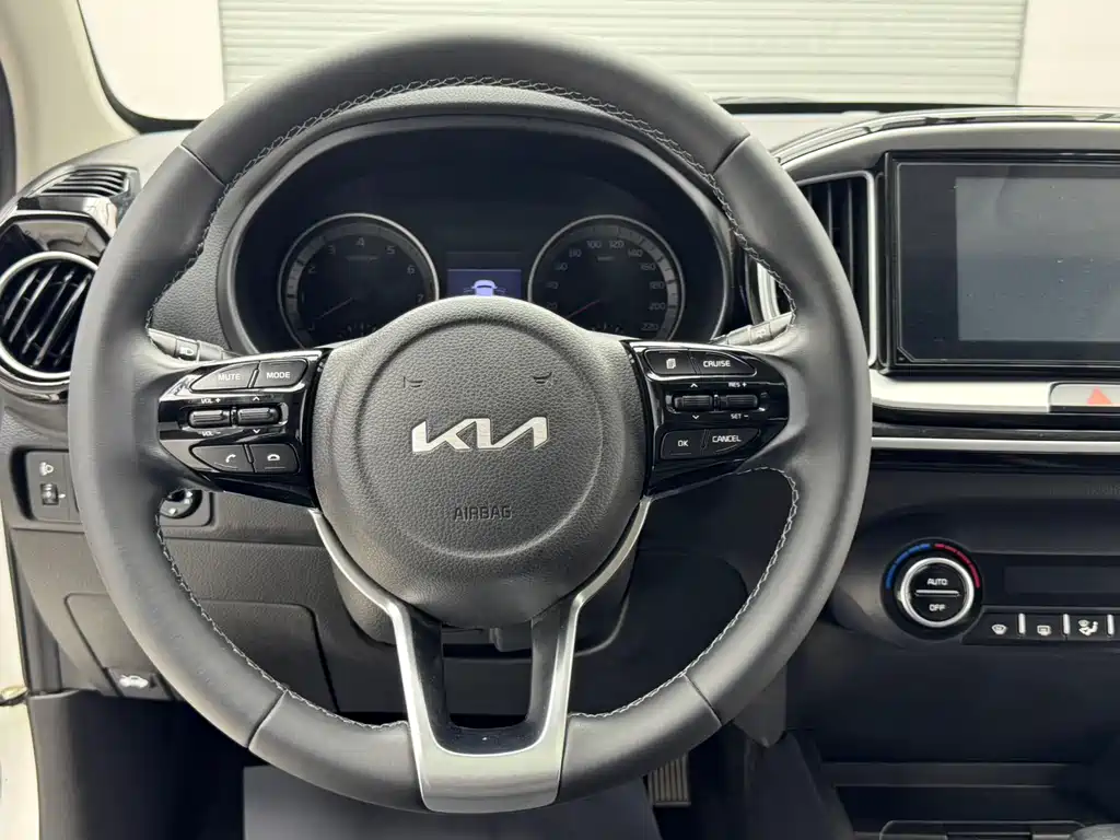 Kia KX1 2022 — фото 17