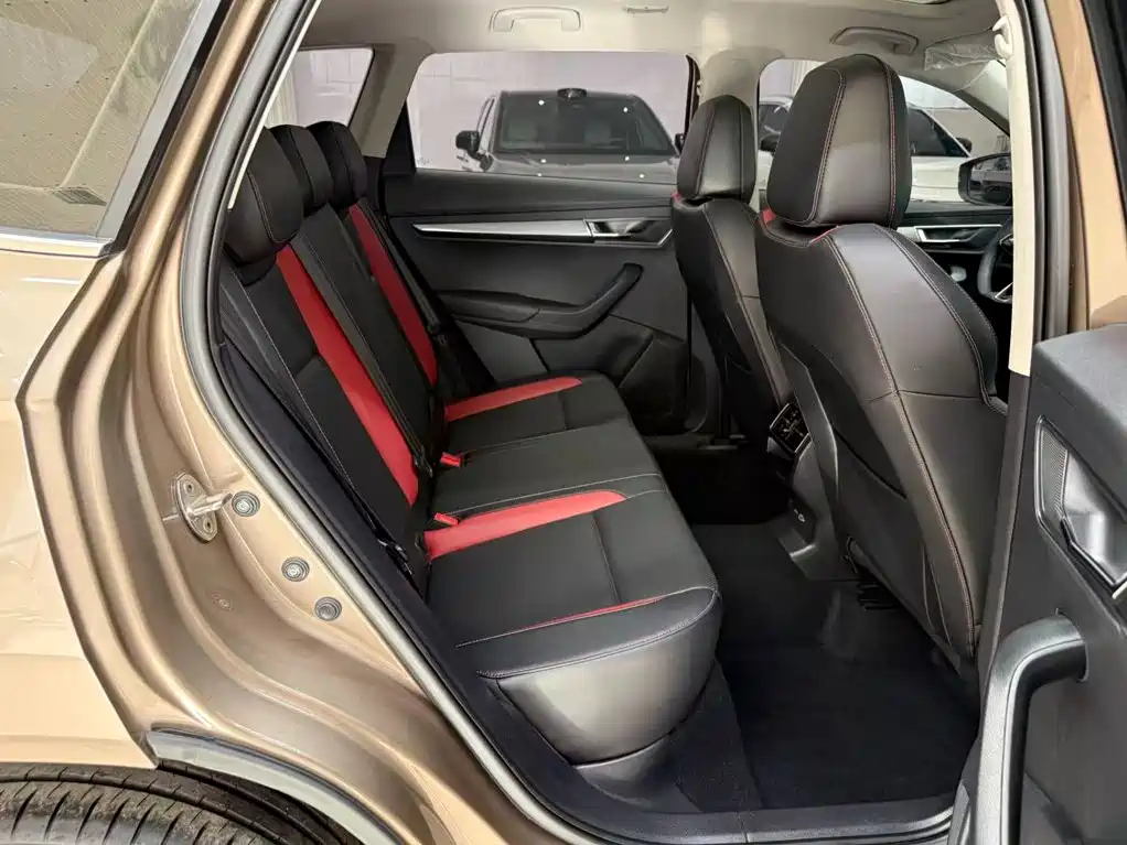 Skoda Karoq 2023 — фото 22