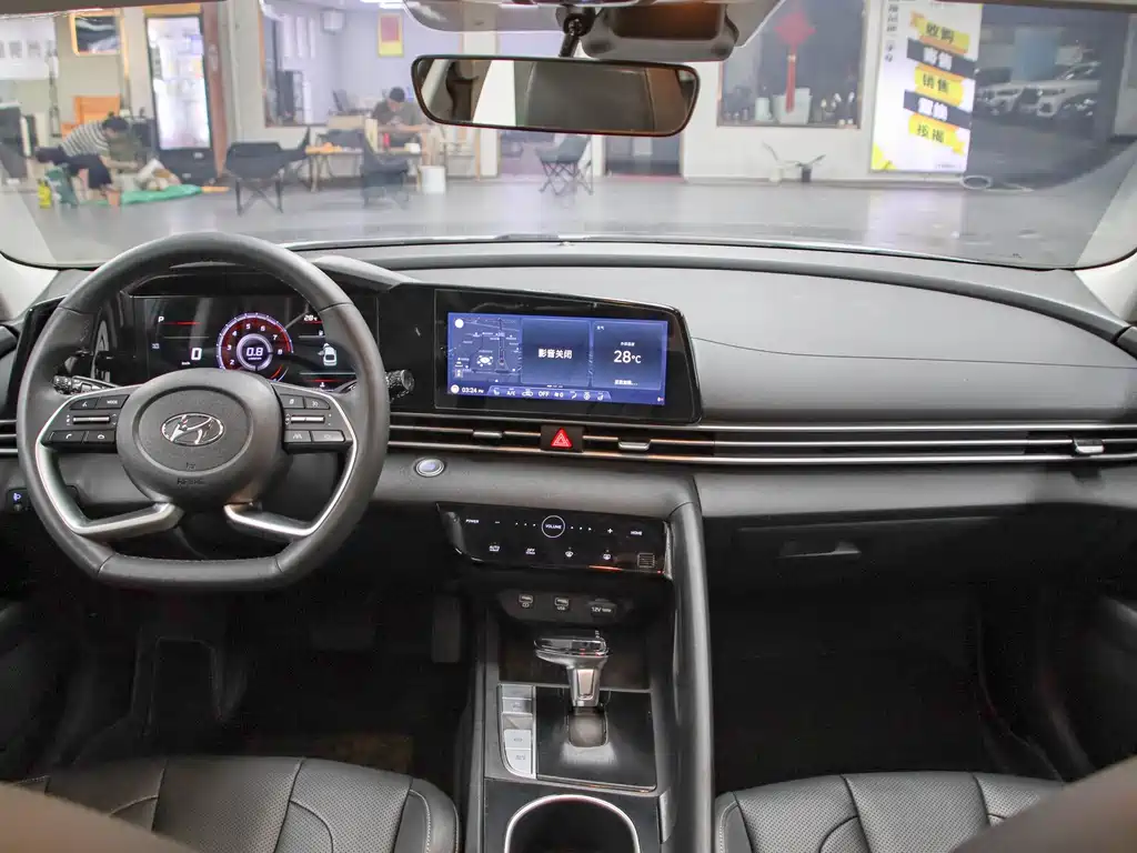 Hyundai Elantra 2023