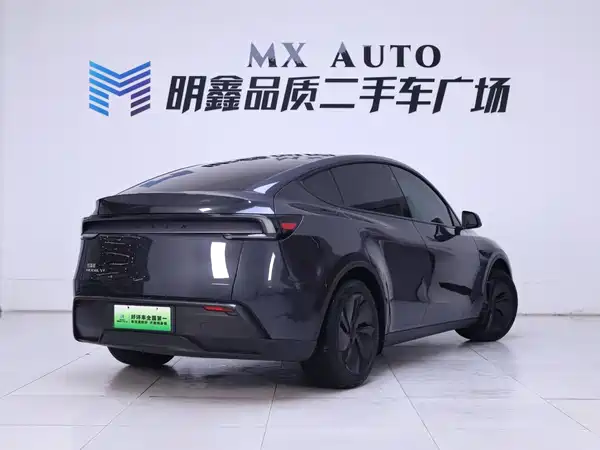 Tesla Model Y 2026