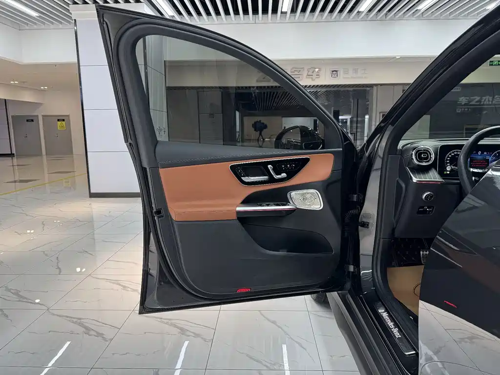 Mercedes-Benz GLC 2023 — фото 11