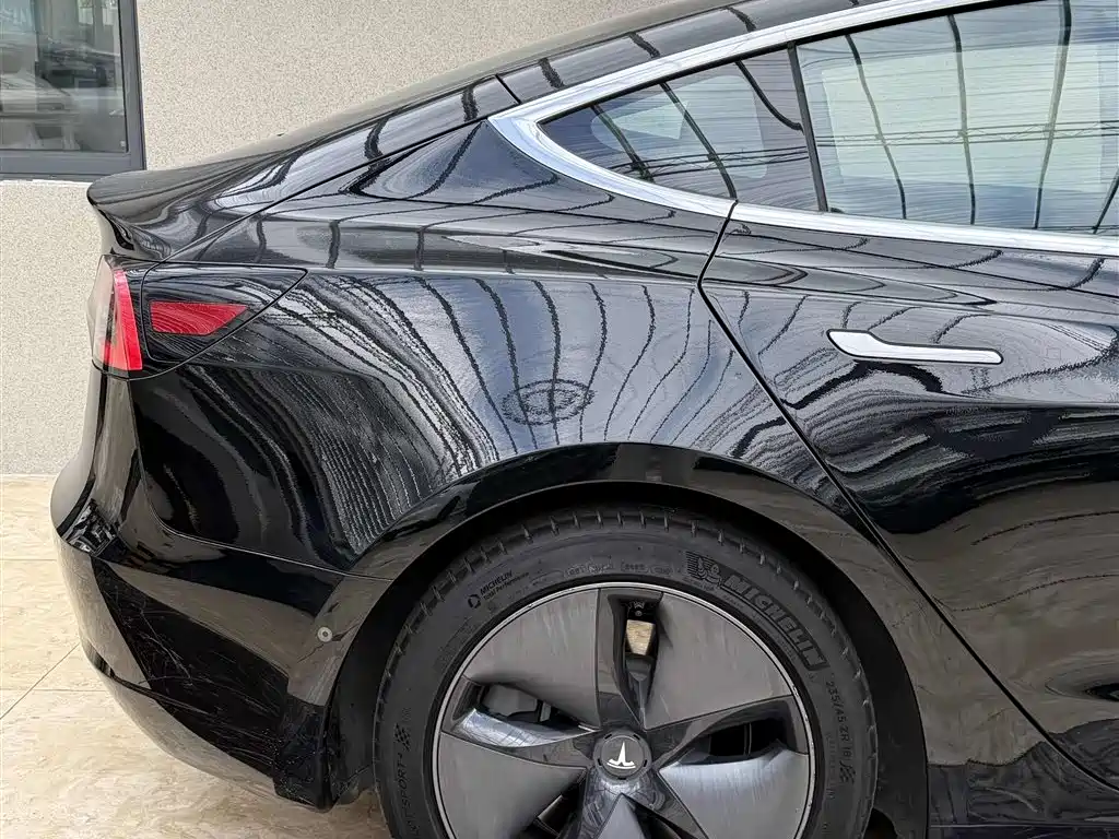 Tesla Model 3 2019 — фото 12