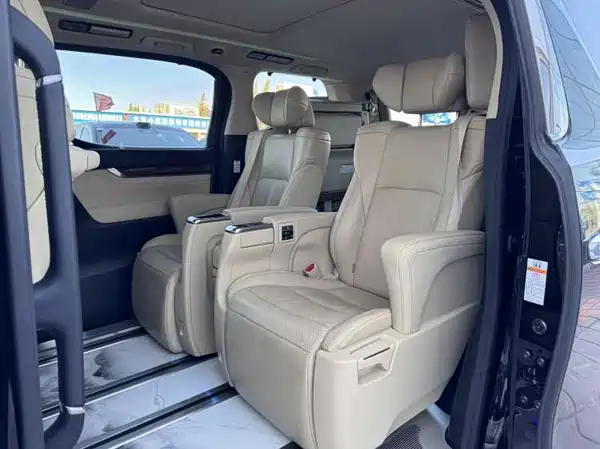 Toyota Alphard 2021
