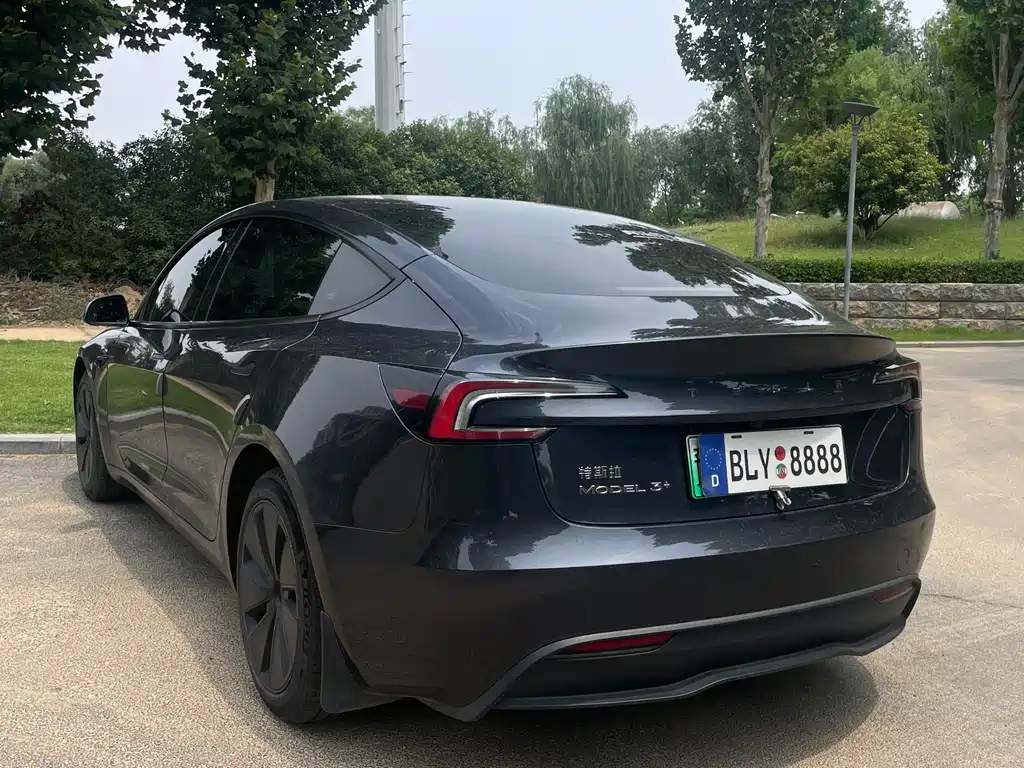 Tesla Model 3 2025 — фото 11