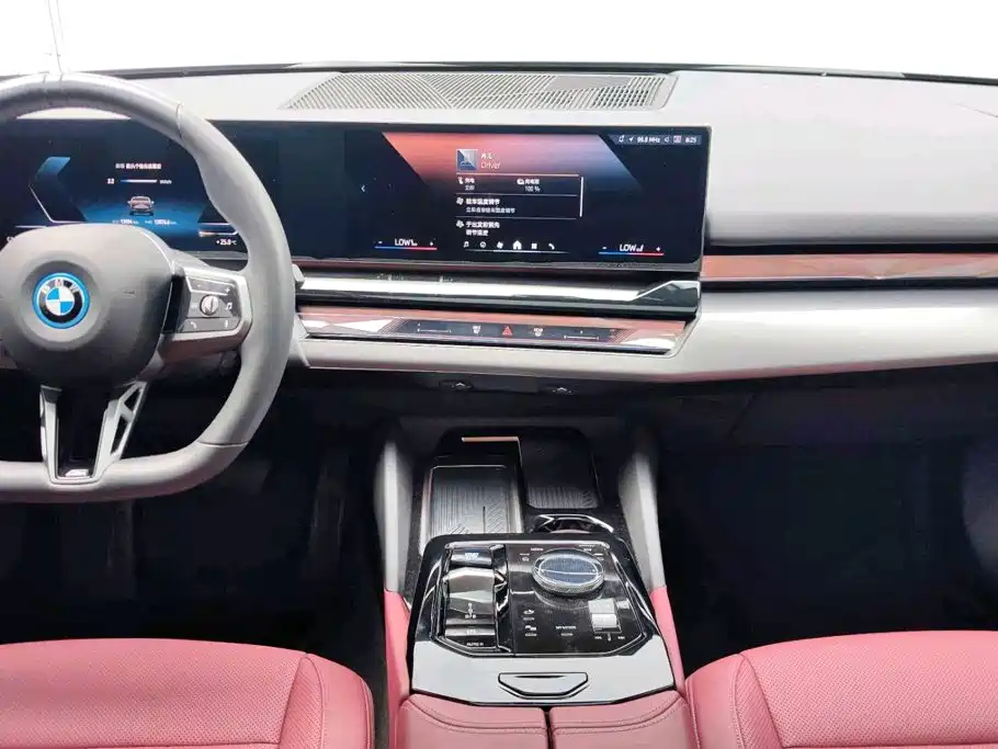 BMW i5 2025 — фото 10