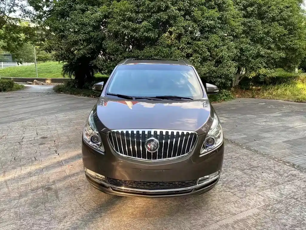 Buick GL8 2012