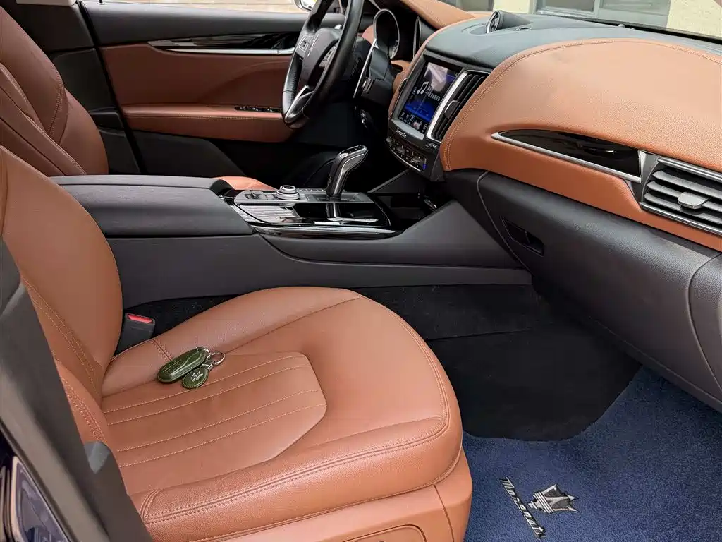 Maserati Levante 2020 — фото 11