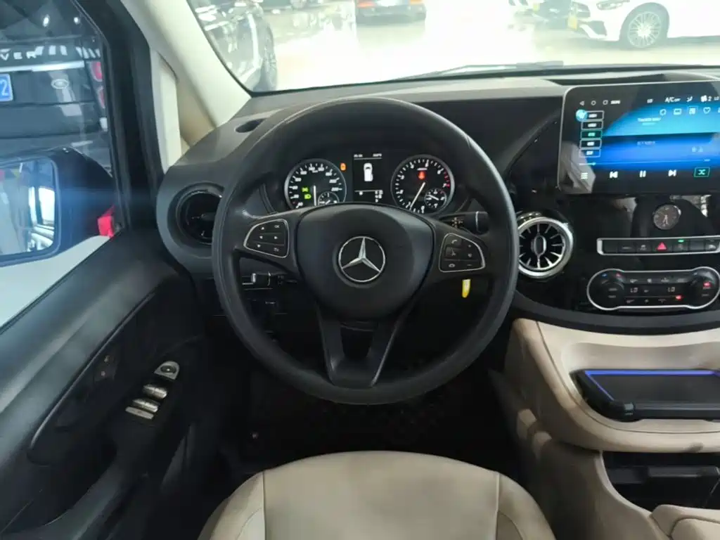 Mercedes-Benz Vito 2022 — фото 11