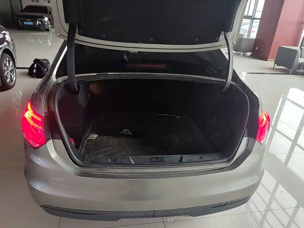 Citroën C4L 2015 — фото 19