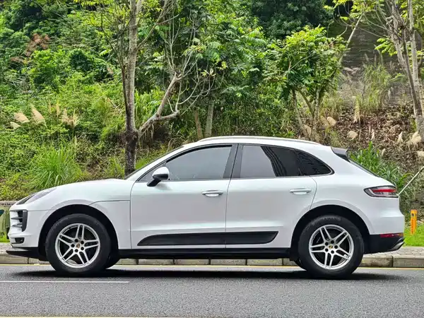 Porsche Macan 2021
