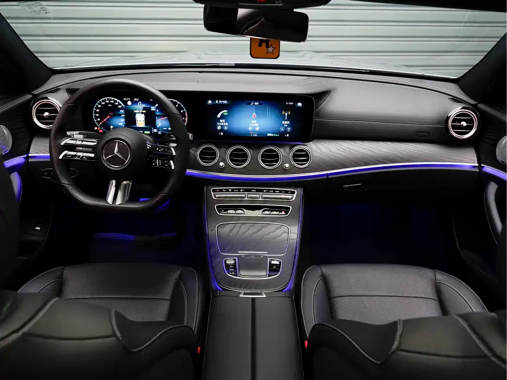 Mercedes-Benz E-Class 2020 — фото 15