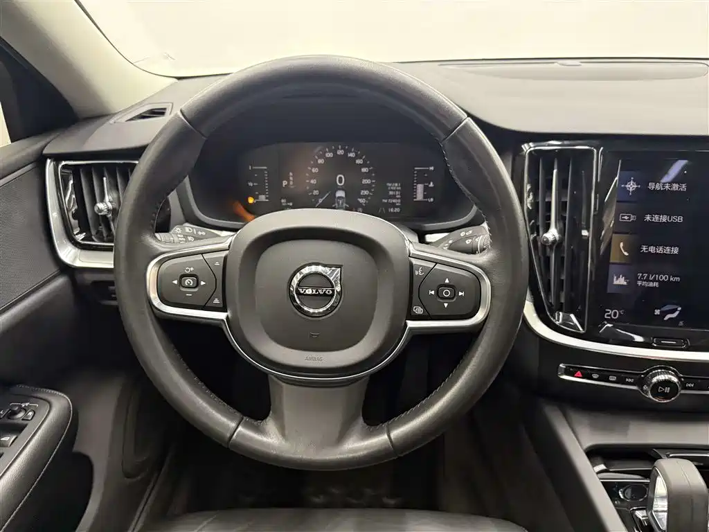 Volvo S60 2022 — фото 14