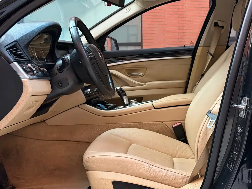 BMW 5 Series 2011