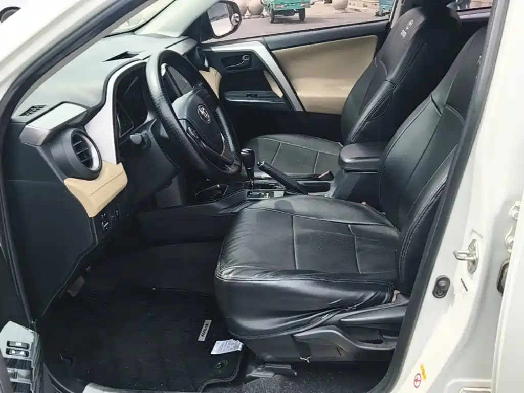 Toyota RAV4 2018 — фото 15