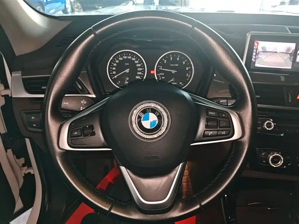 BMW X1 2017 — фото 11