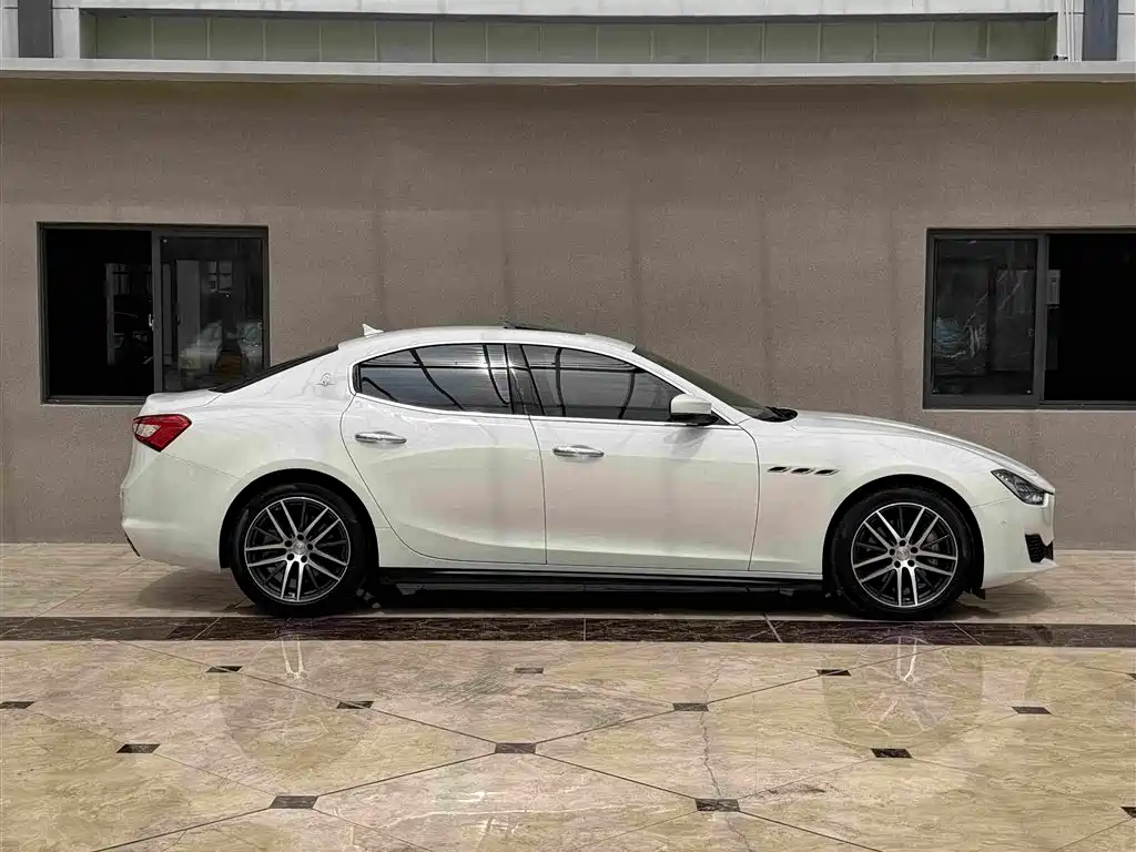Maserati Ghibli 2019 — фото 3