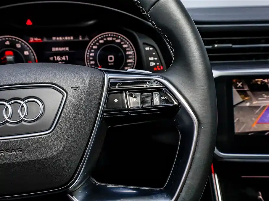 Audi A7L 2024 — фото 16