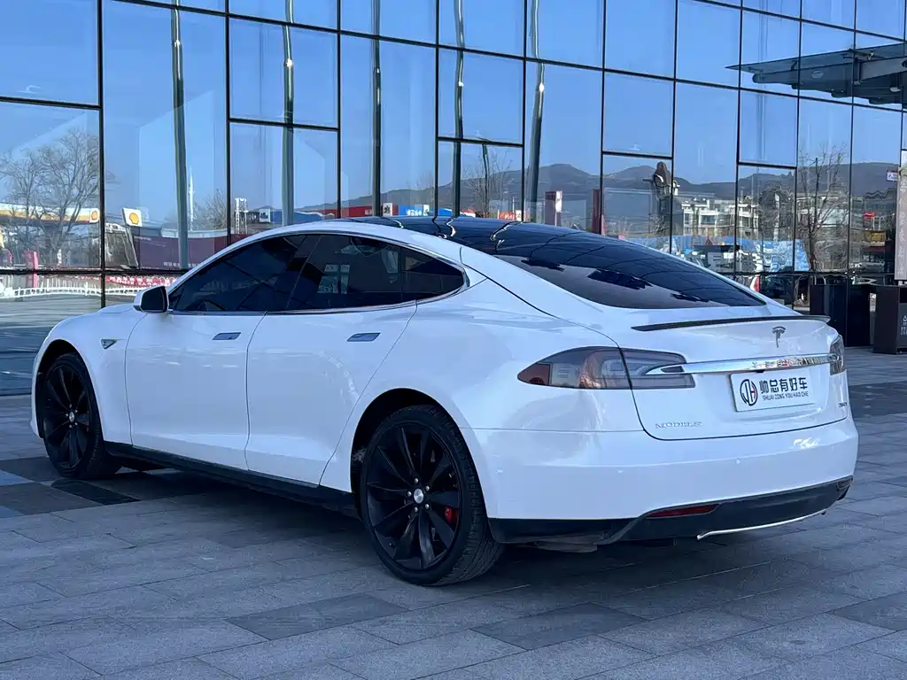 Tesla Model S 2016 — фото 6