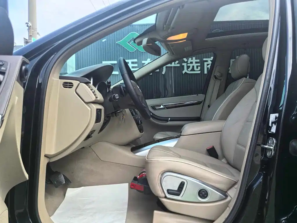 Mercedes-Benz R-Class 2011