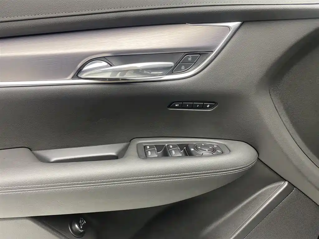 Cadillac XT6 2021 — фото 26