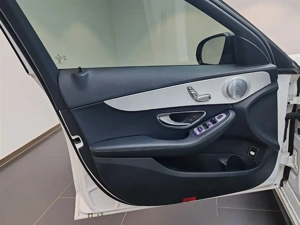 Mercedes-Benz C-Class 2021 — фото 18