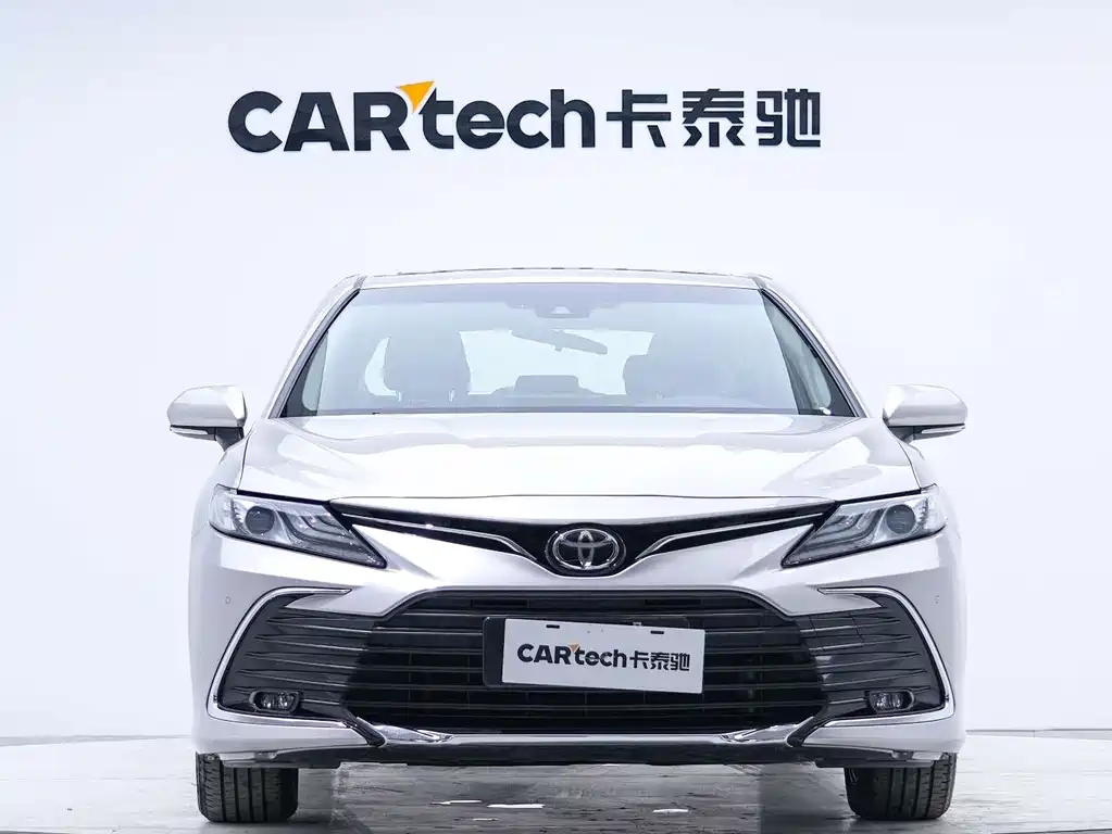 Toyota Camry 2024 — фото 5