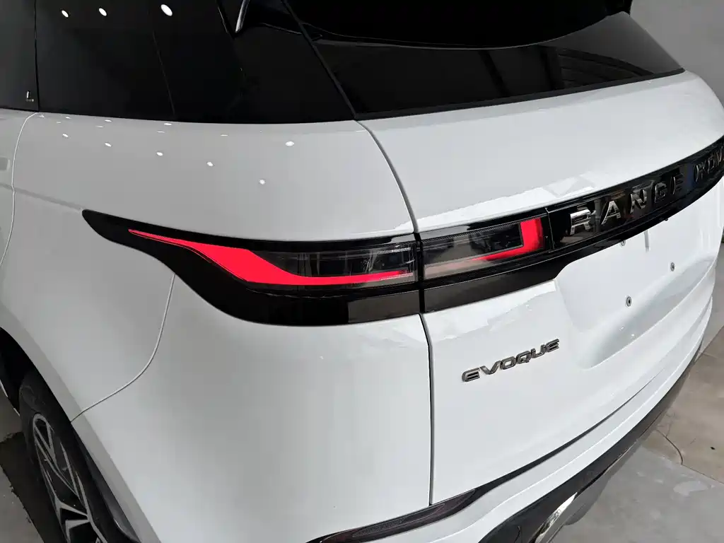 Land Rover Evoque 2024 — фото 9
