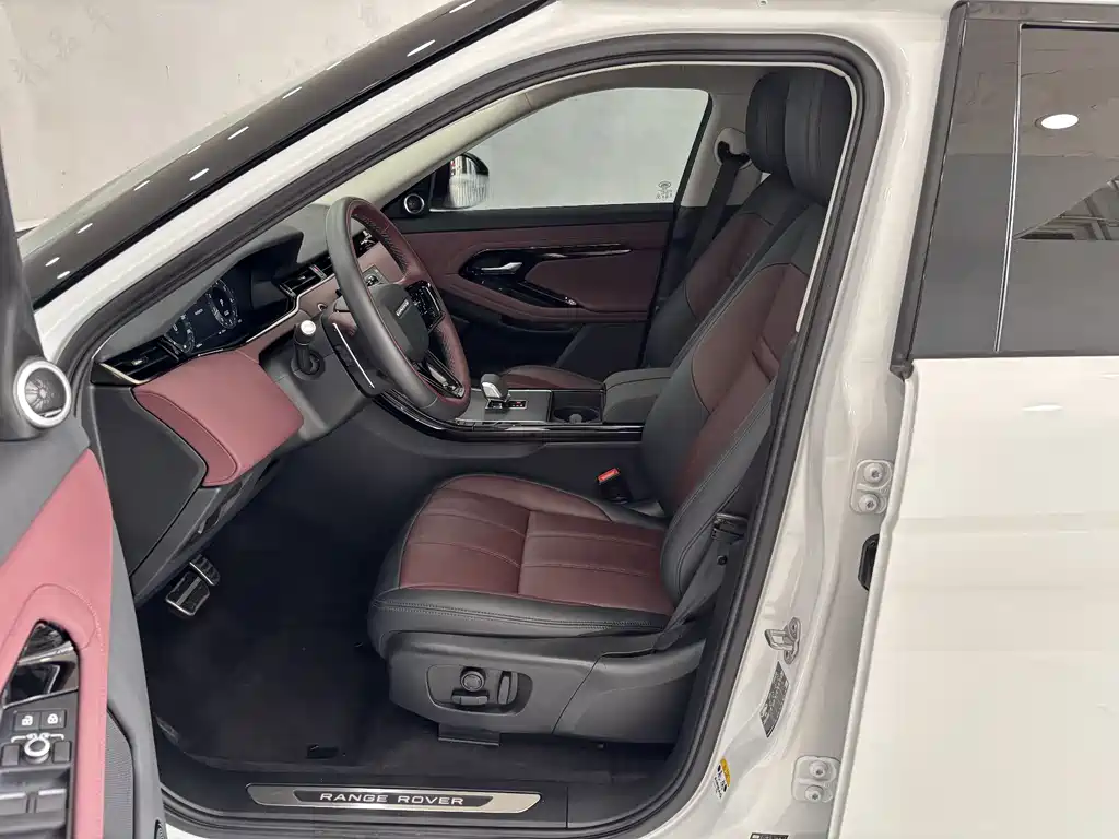 Land Rover Evoque 2024 — фото 12