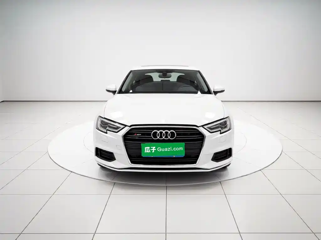 Audi A3 2018 — фото 2