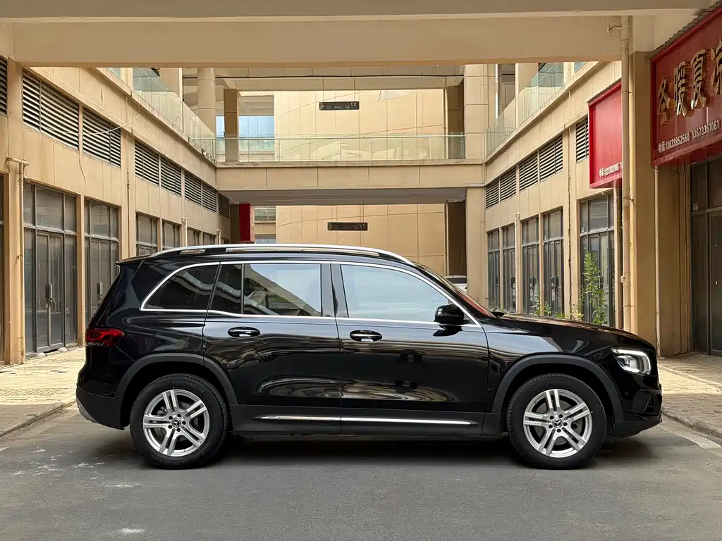 Mercedes-Benz GLB 2023 — фото 19