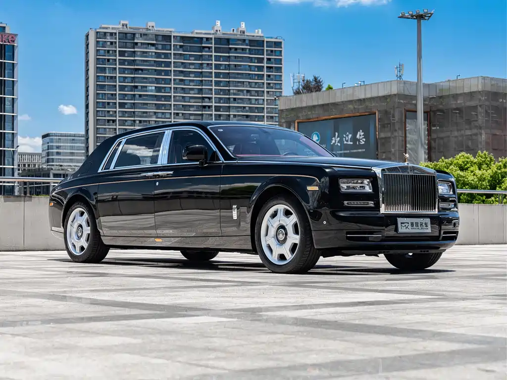 Rolls-Royce Phantom 2015 — фото 3