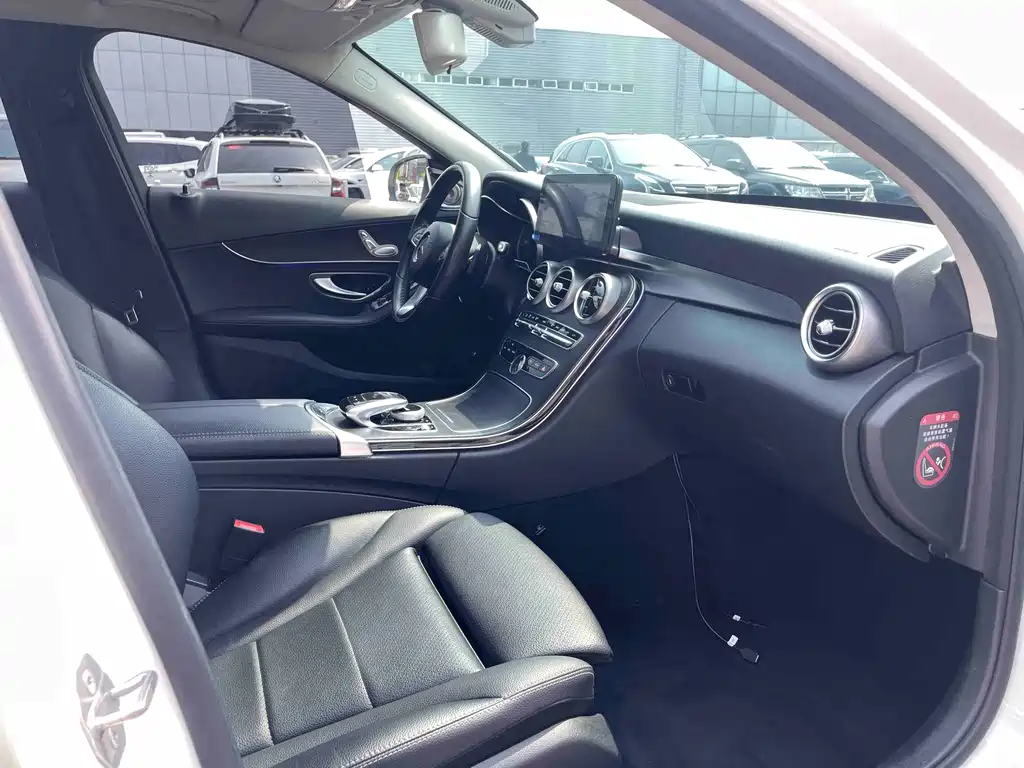 Mercedes-Benz C-Class 2017 — фото 14