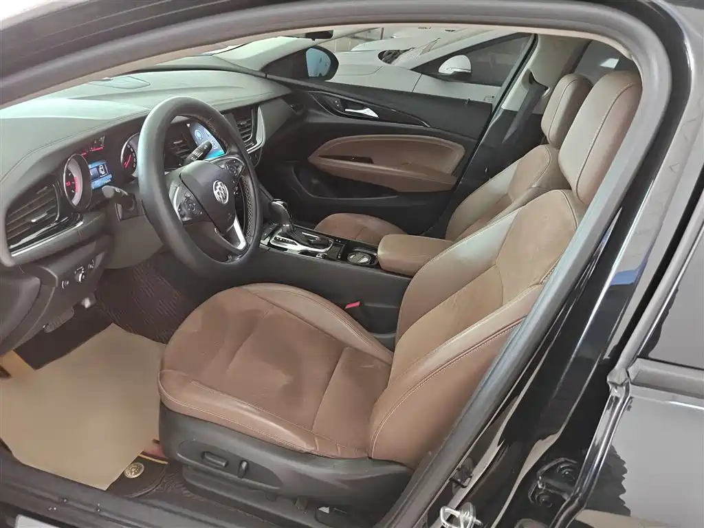 Buick Regal 2020 — фото 15