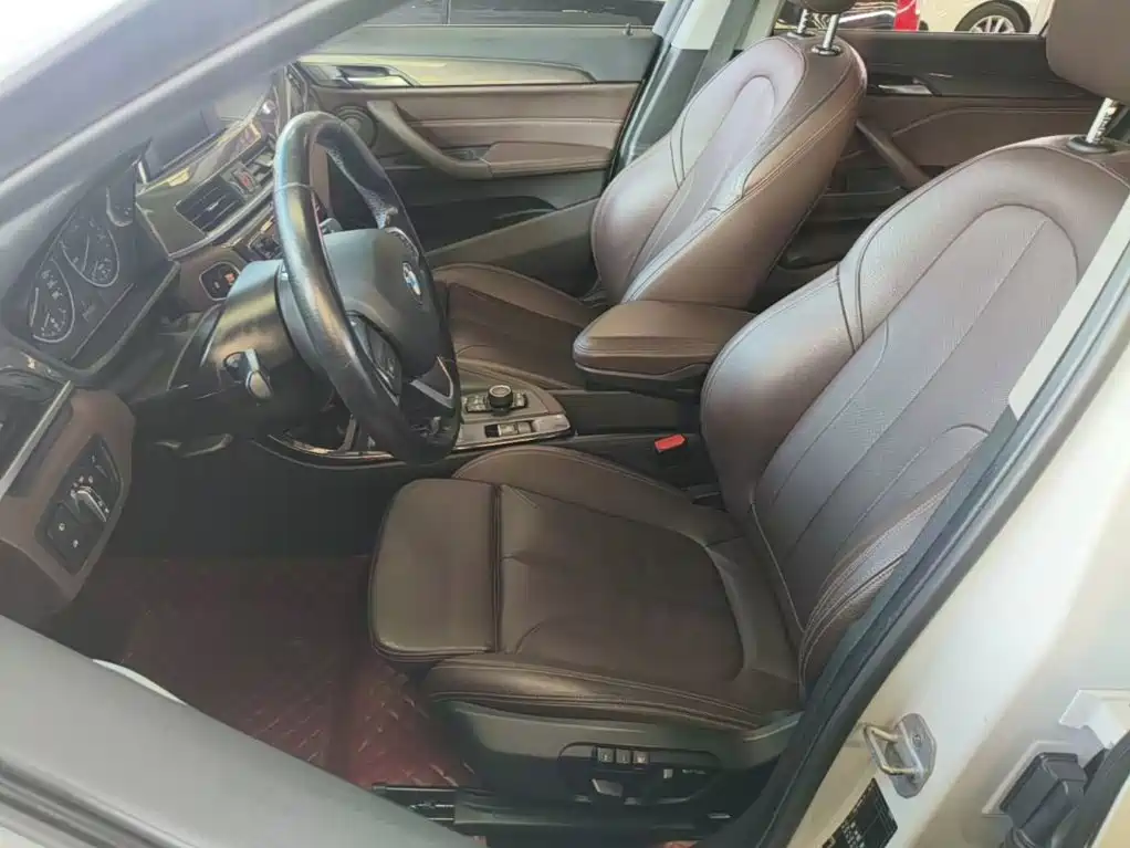 BMW X1 2018 — фото 15