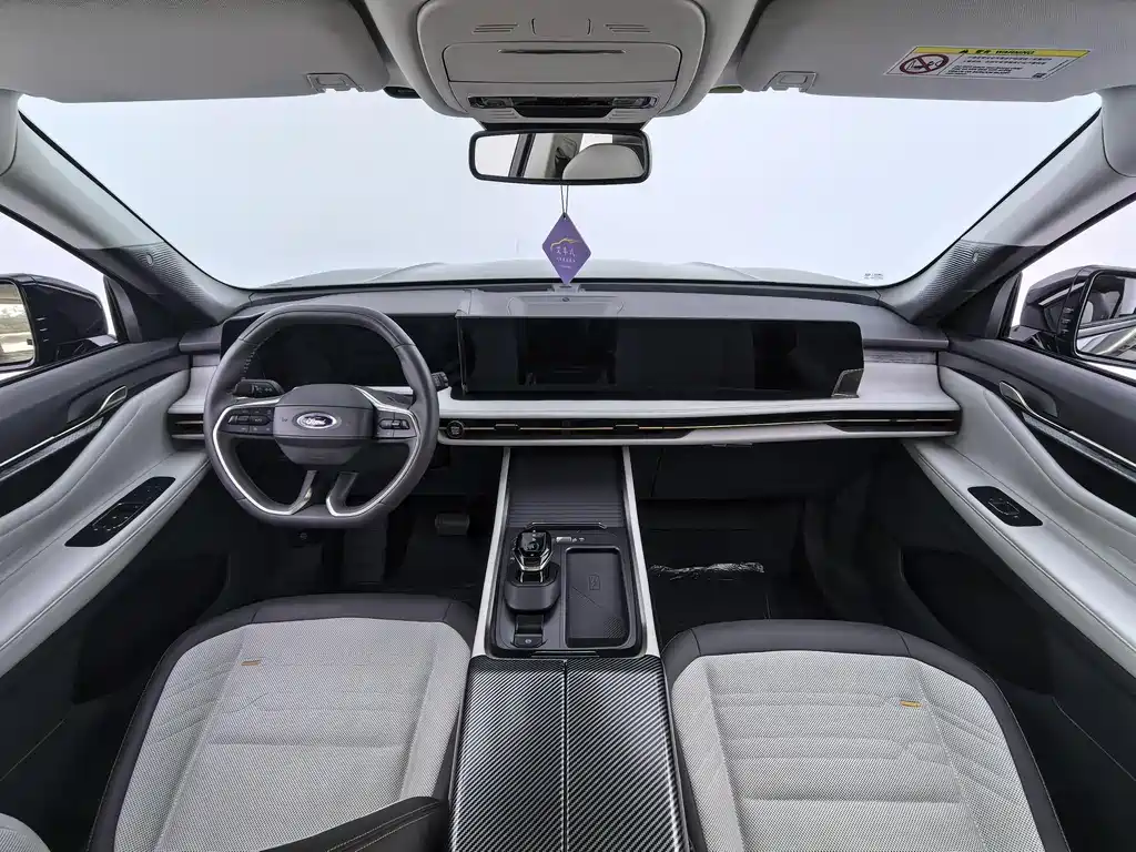 Ford Edge 2024 — фото 13