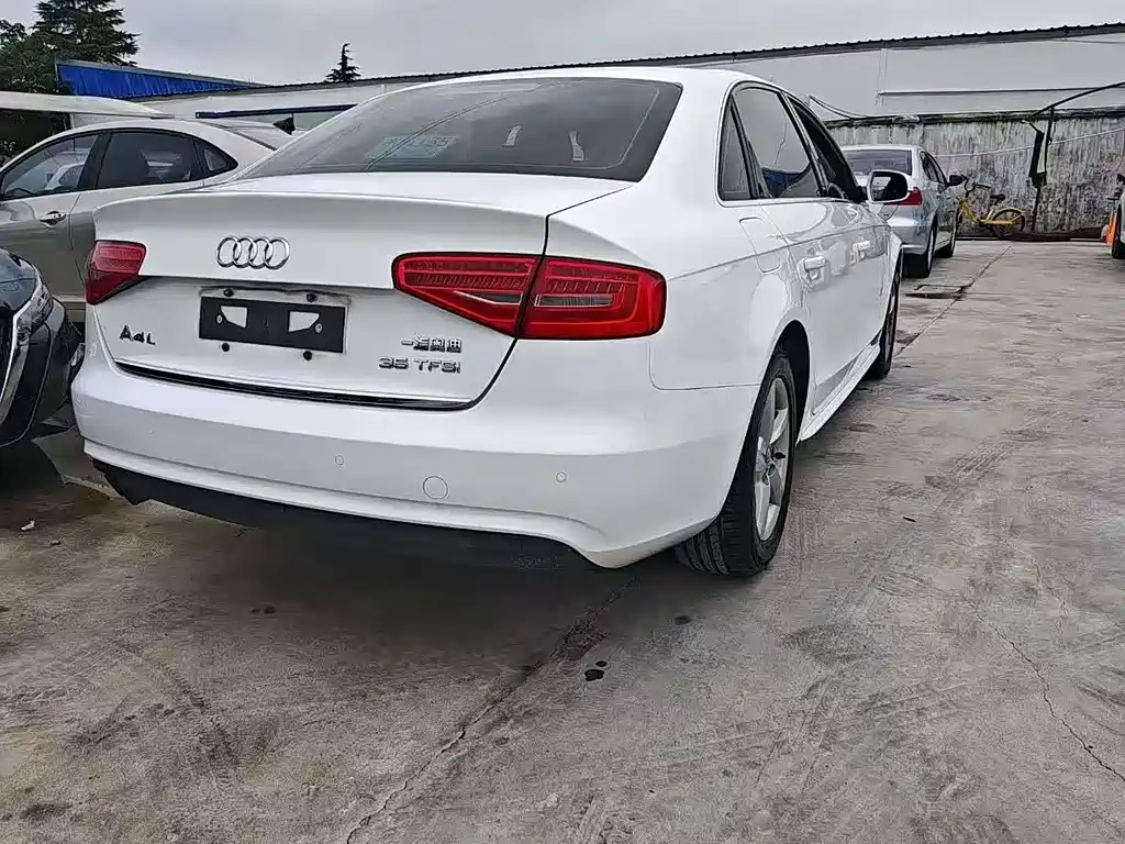 Audi A4L 2013