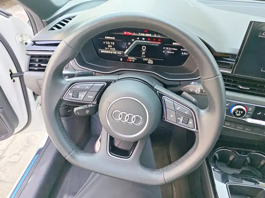 Audi A4L 2023 — фото 15
