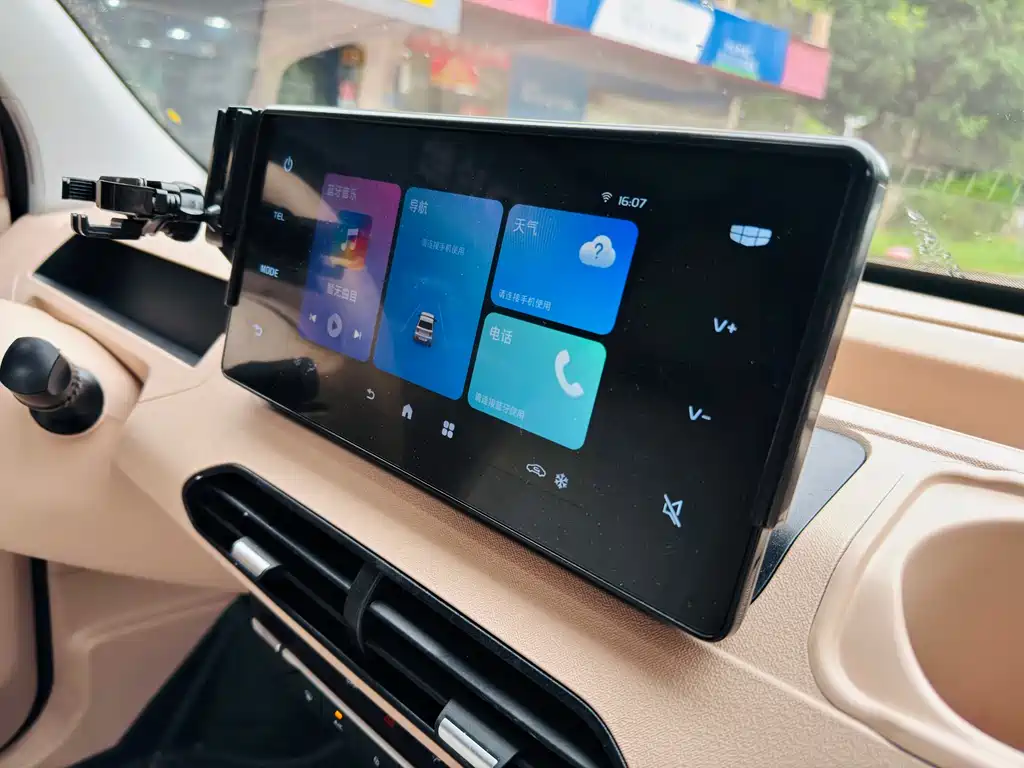 Geely Galaxy Panda 2024 — фото 12